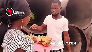 A lady who sales Banana  got  fucked by a buyer -while teaching him on how to eat the banana